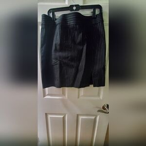Banana Republic Pinstripe Pencil Skirt. Size 14.